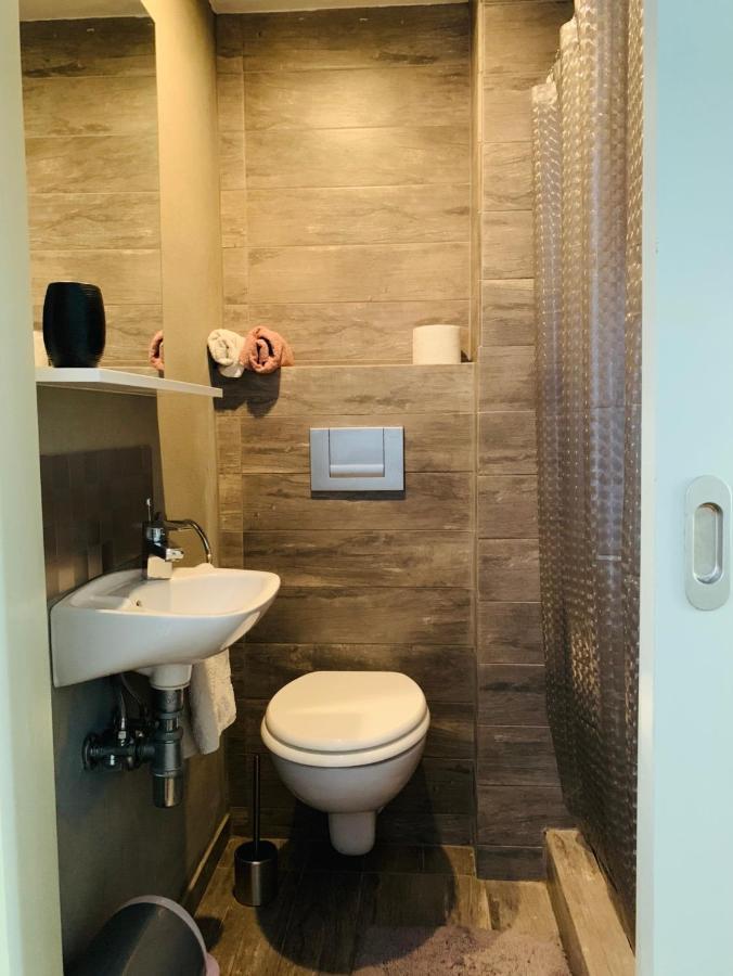 Sea Breeze Studio Hotel Пула Екстериор снимка